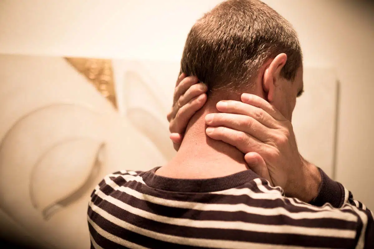 Angelica Massage Aarhus - Løsner op for hold i nakken